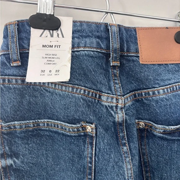 *Zara Mom's Fit NWT Straight Leg Jeans (US 0/ UK 32) - Picture 6 of 6